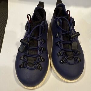 Native kids Navy and Black boots